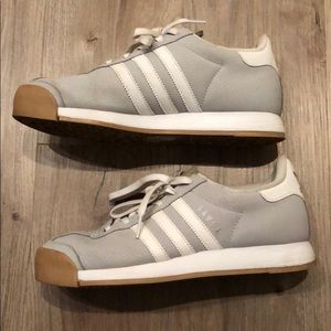 Woman’s Adidas Samoa sneakers